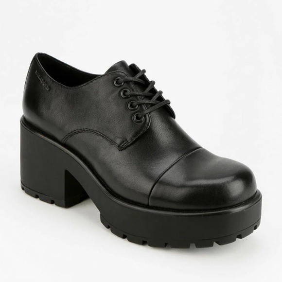 Vagabond Shoes - Vagabond Dioon Black Chunky Heel Oxford Shoes